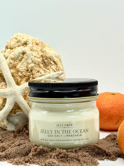 JELLY IN THE OCEAN